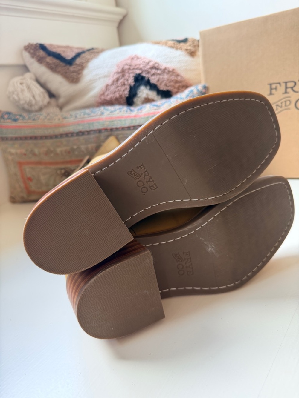 🌼 NWT / IN BOX FRYE & CO. Miranda Boots in BANANA 6.5 - Picture 10 of 16